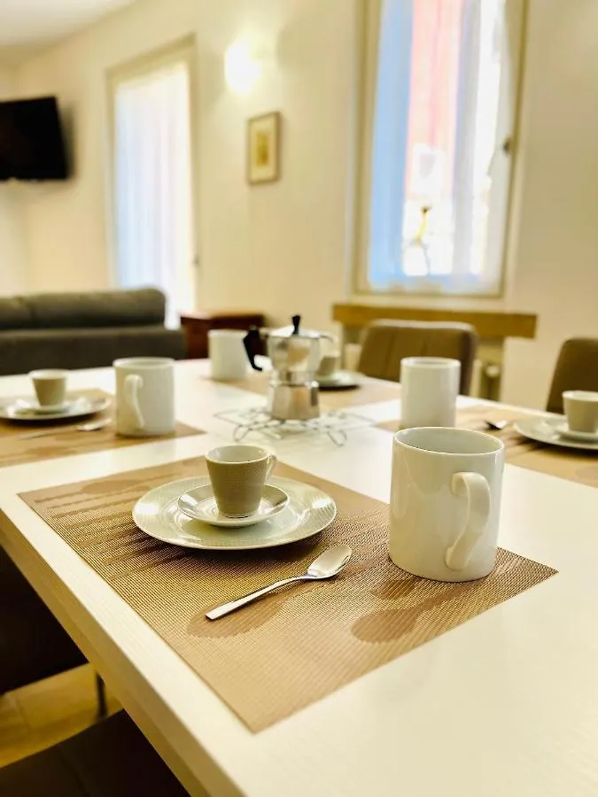 Casa Biba Lägenhet Torri Del Benaco 0*,